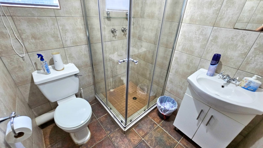 6 Bedroom Property for Sale in Kosmos Ridge North West